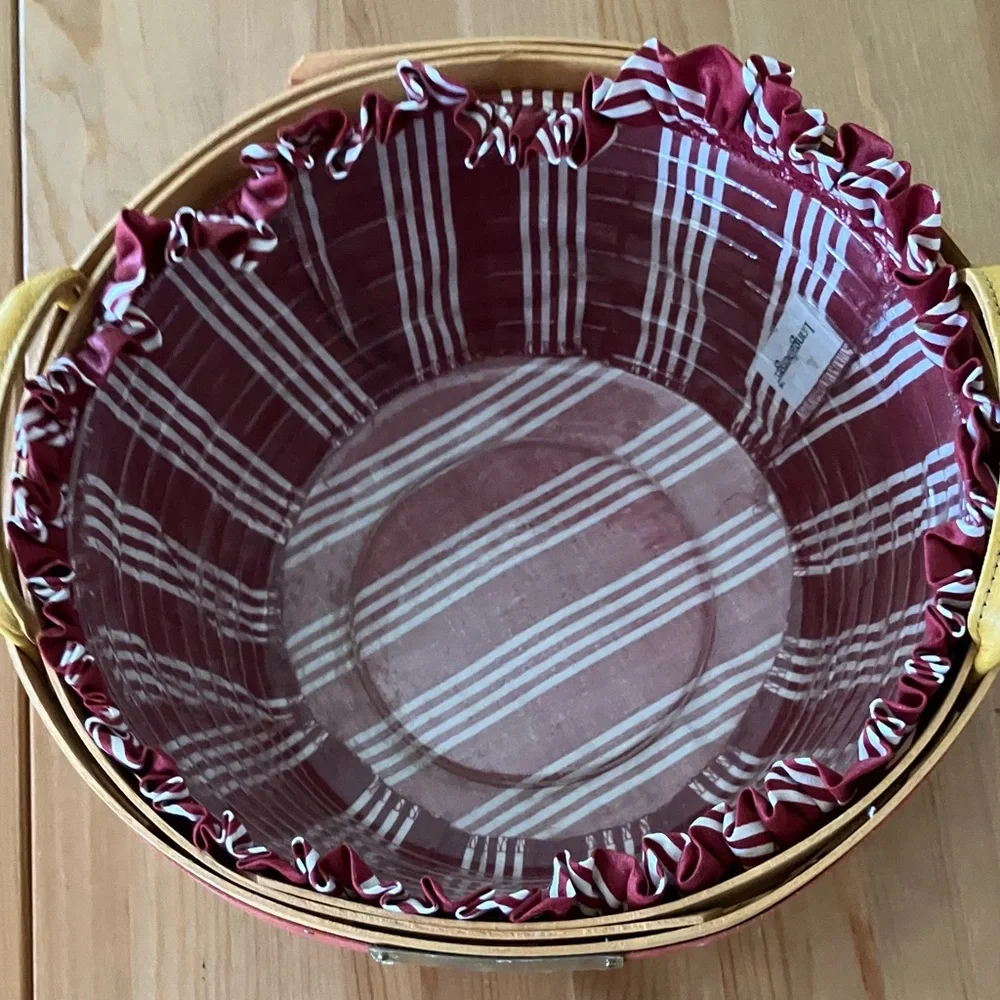 EUC Longaberger 1999 Christmas Collection Popcorn Basket w/protector 10.5”x5”